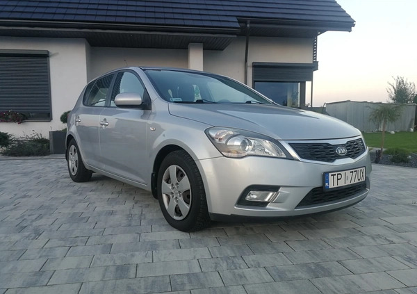 Kia Ceed cena 16800 przebieg: 207402, rok produkcji 2010 z Sieradz małe 172